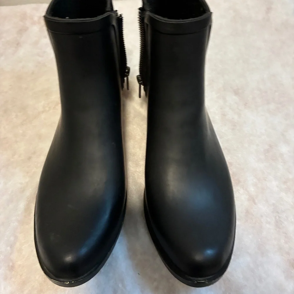 Lucky Brand Women's Basel H2O rain boots, waterproof rubber upper, Size 9 Chic